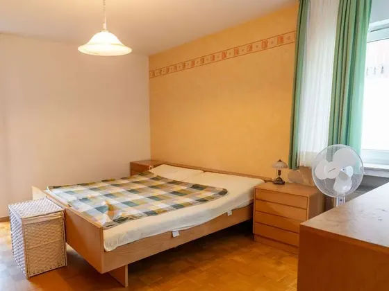 EG Schlafzimmer Blick zur Fensterecke